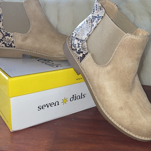 Seven Dials Marisah Tan Sueded & Reptile Accent Booties Size 8.5 - Picture 1 of 11